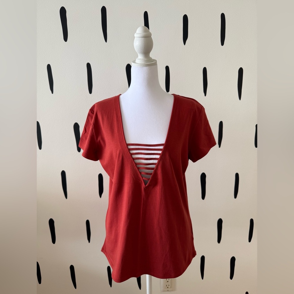 Express Rusty Red Short Sleeve V-Neck Top with Ladder Inset